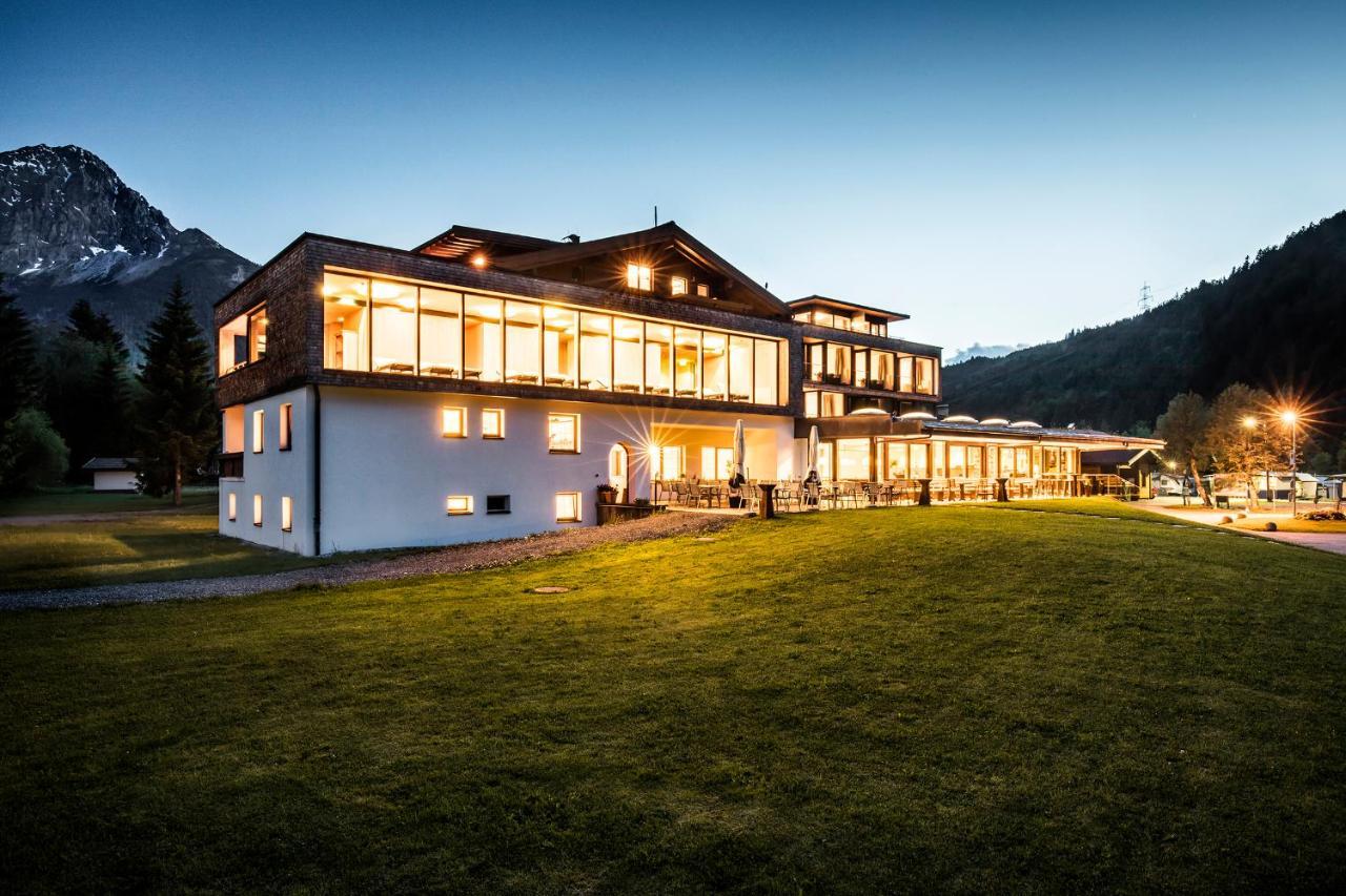 Hotel Fischer Am See Heiterwang Exterior photo